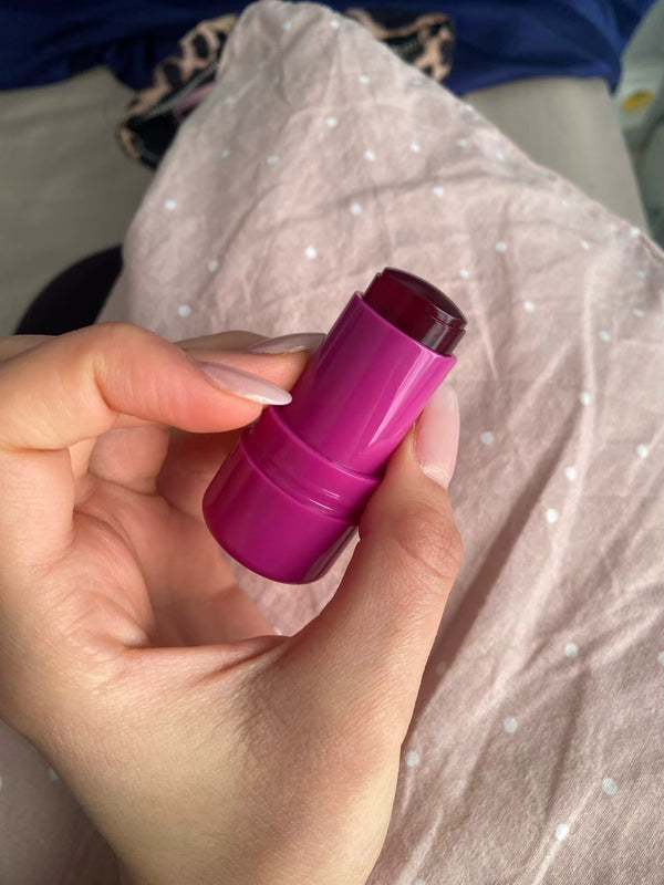 E. ⭐⭐⭐⭐⭐
It stays all day and it’s waterproof i recommend